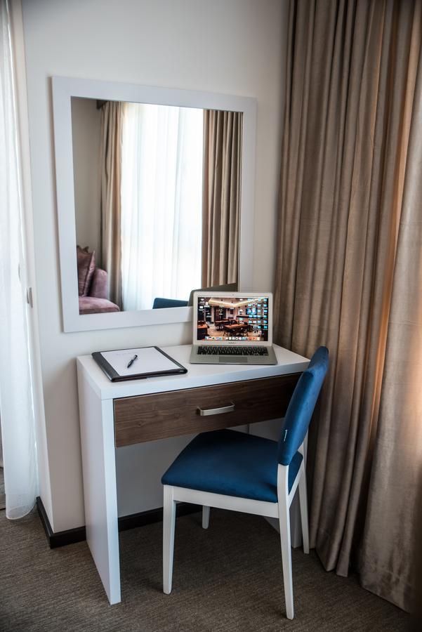 Boutique Hotel "Salina" ウルツィニ エクステリア 写真